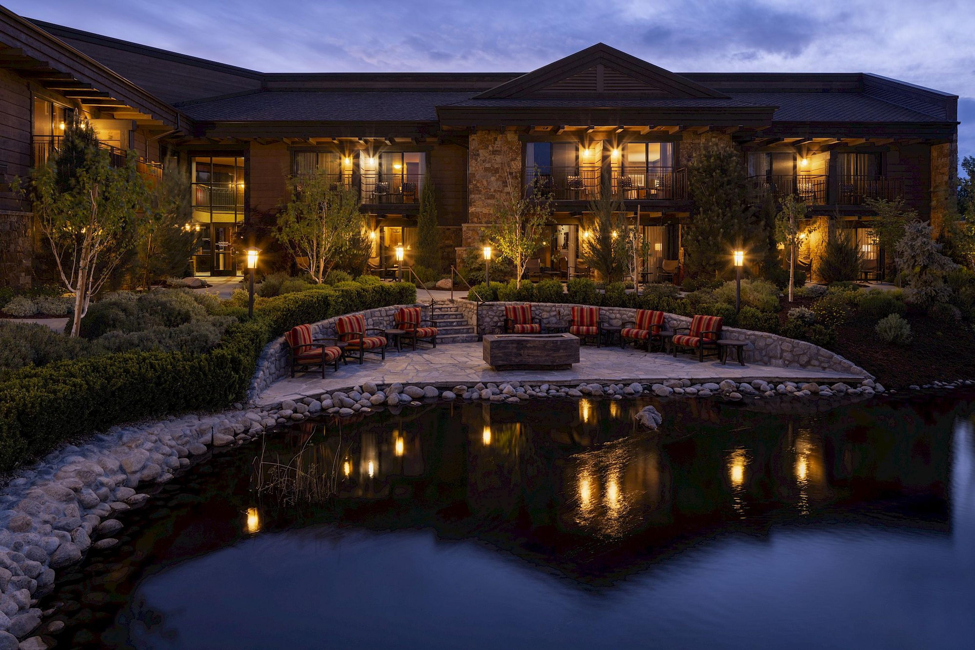 Wayfinder Bishop Hotel ภายนอก รูปภาพ